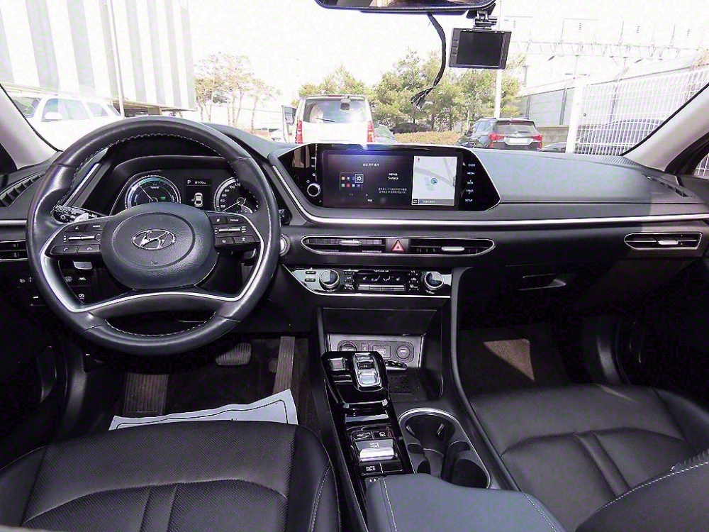 Hyundai Sonata Hybrid (DN8)