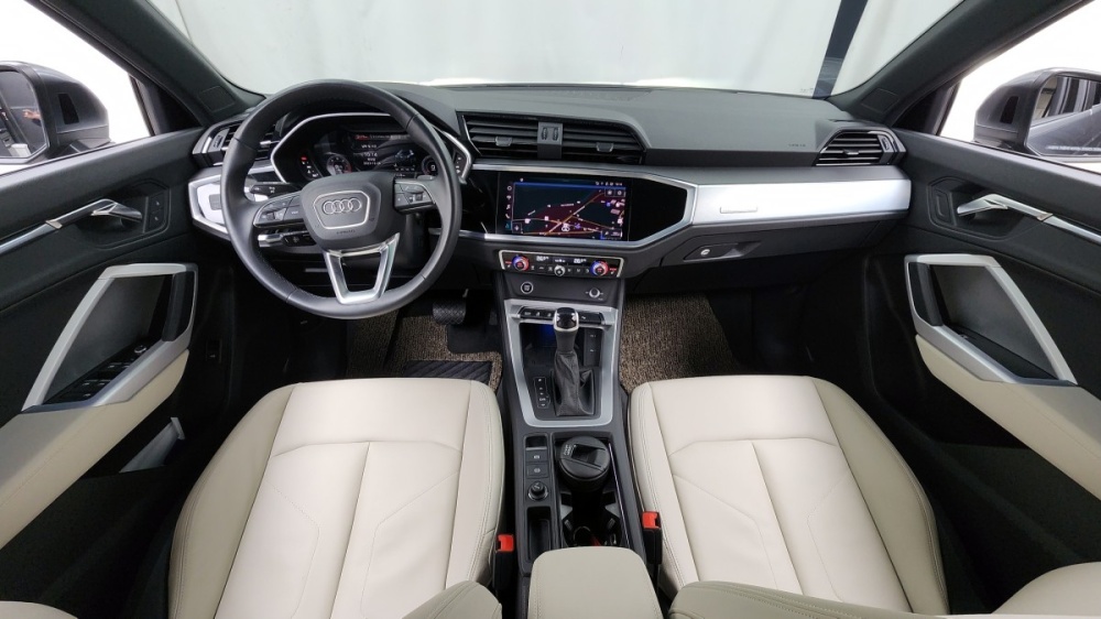 Audi Q3 (F3)