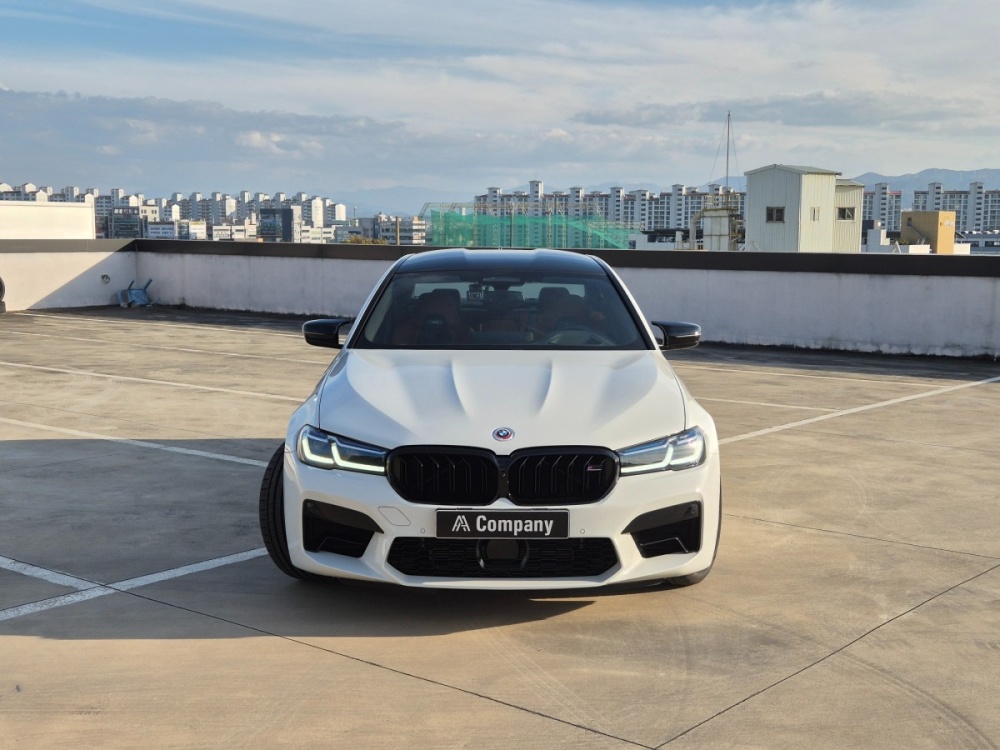 BMW M5 (F90)