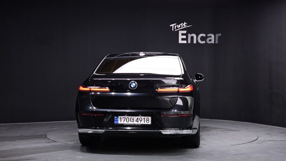 BMW 7 Series (G70)