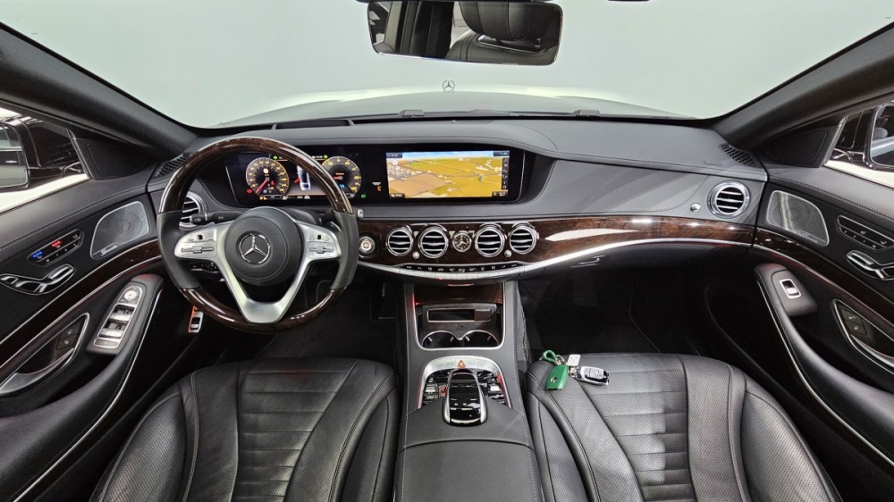 Mercedes-Benz S-Class W222