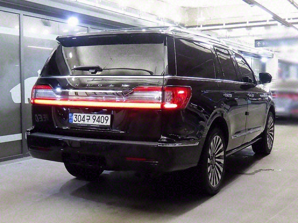 Lincoln Navigator 4th generation