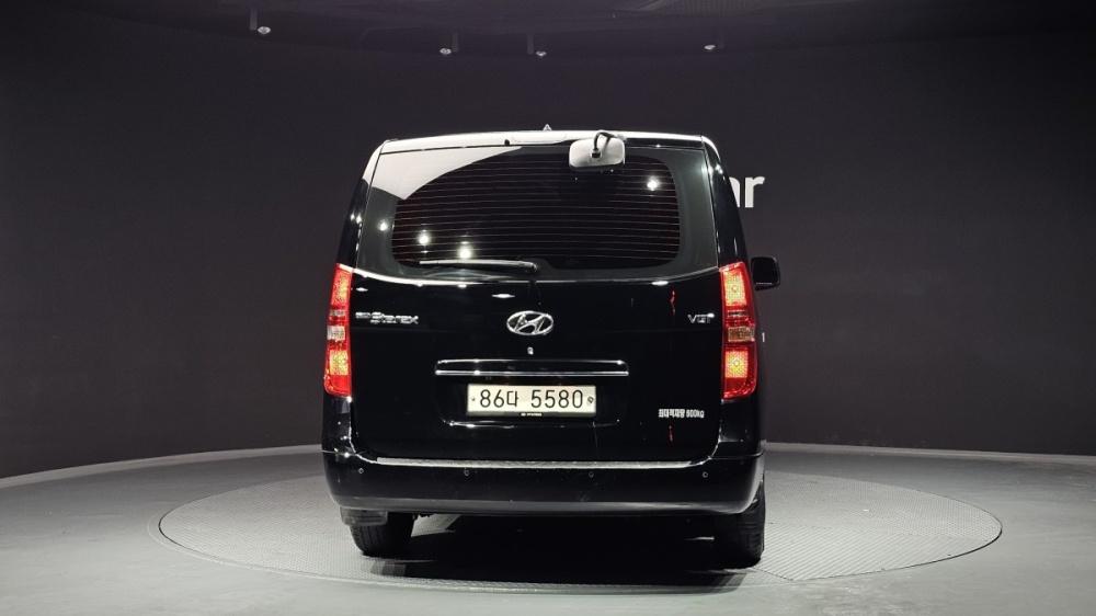 Hyundai The New Grand Starex