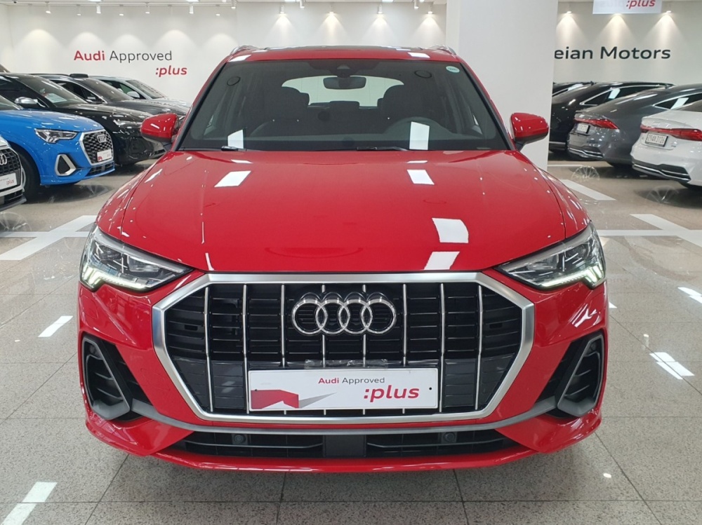 Audi Q3 (F3)