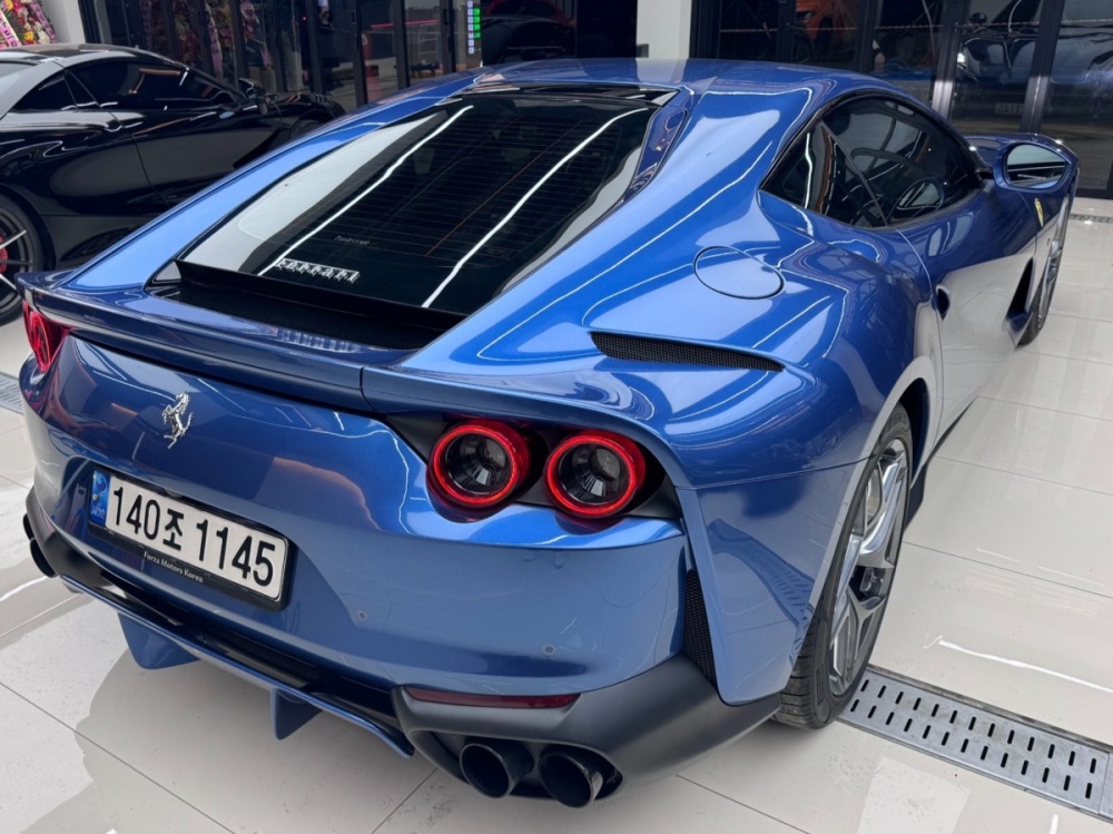 Ferrari 812 super fast