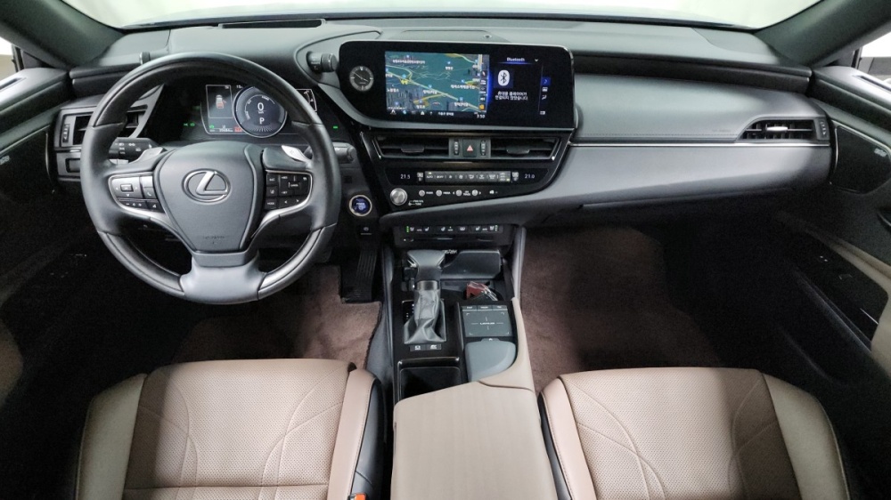 Lexus ES300h 7th generation