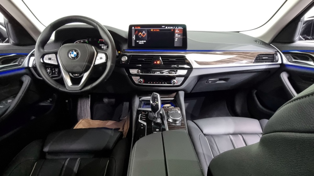 BMW 5 series (G30)
