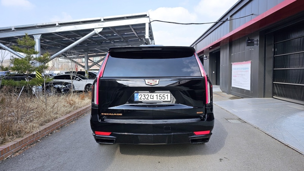 Cadillac Escalade 5th Gen