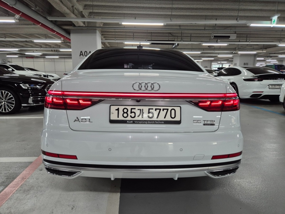 Audi A8 (D5)