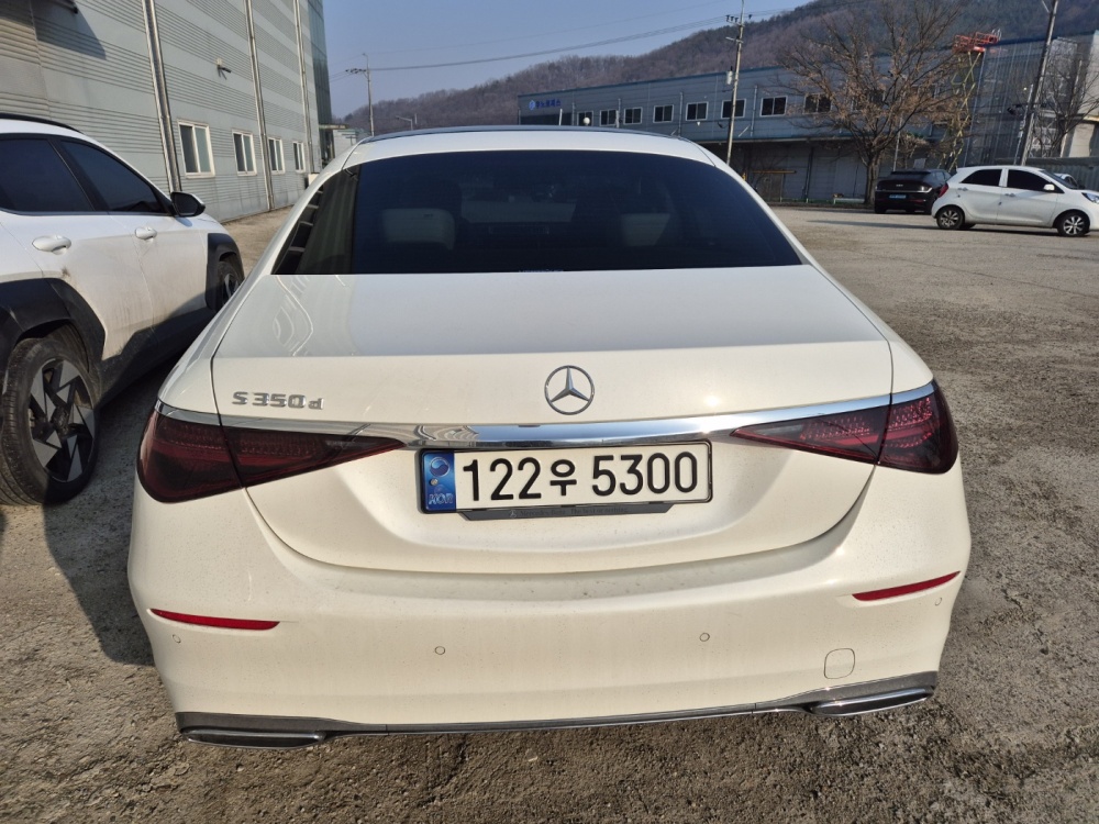 Mercedes-Benz S-Class W222