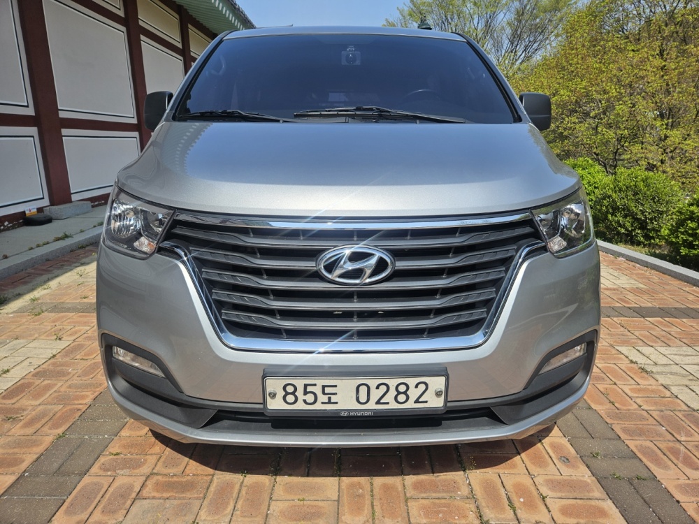 Hyundai The New Grand Starex