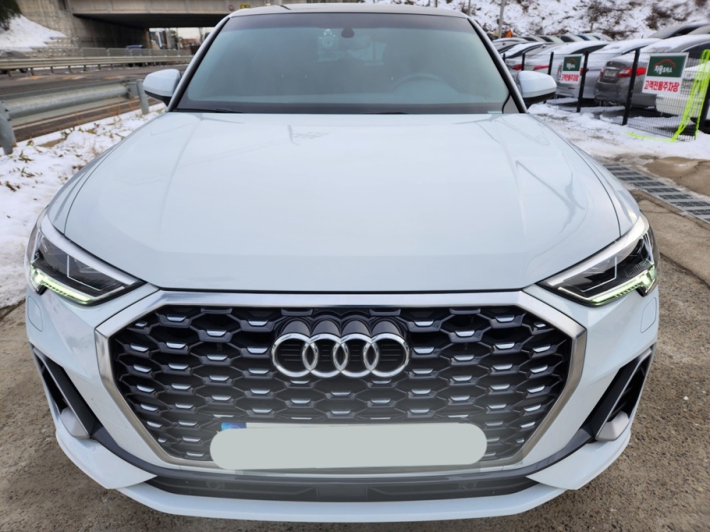 Audi Q3 (F3)