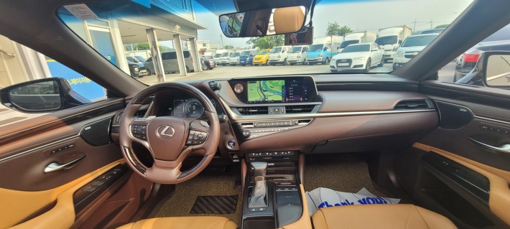 Lexus ES300h 7th generation