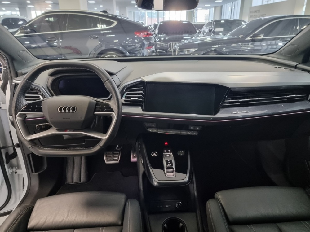 Audi Q4 e-tron (F4)
