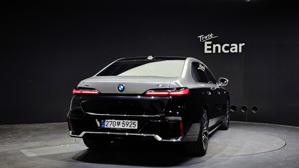 BMW 7 Series (G70)