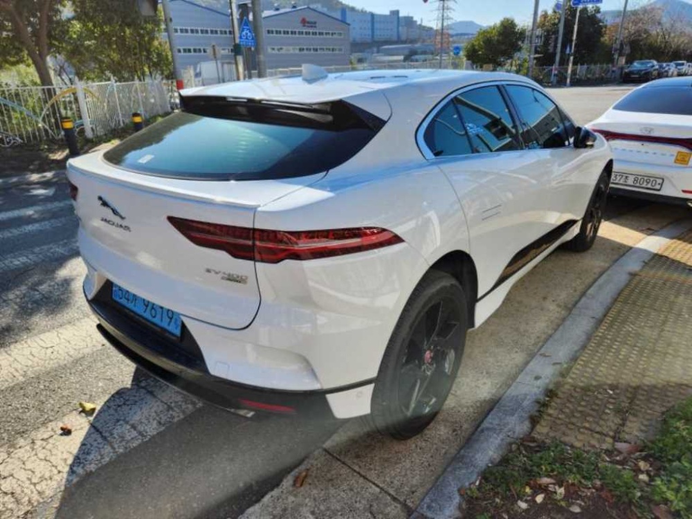 Jaguar I-PACE