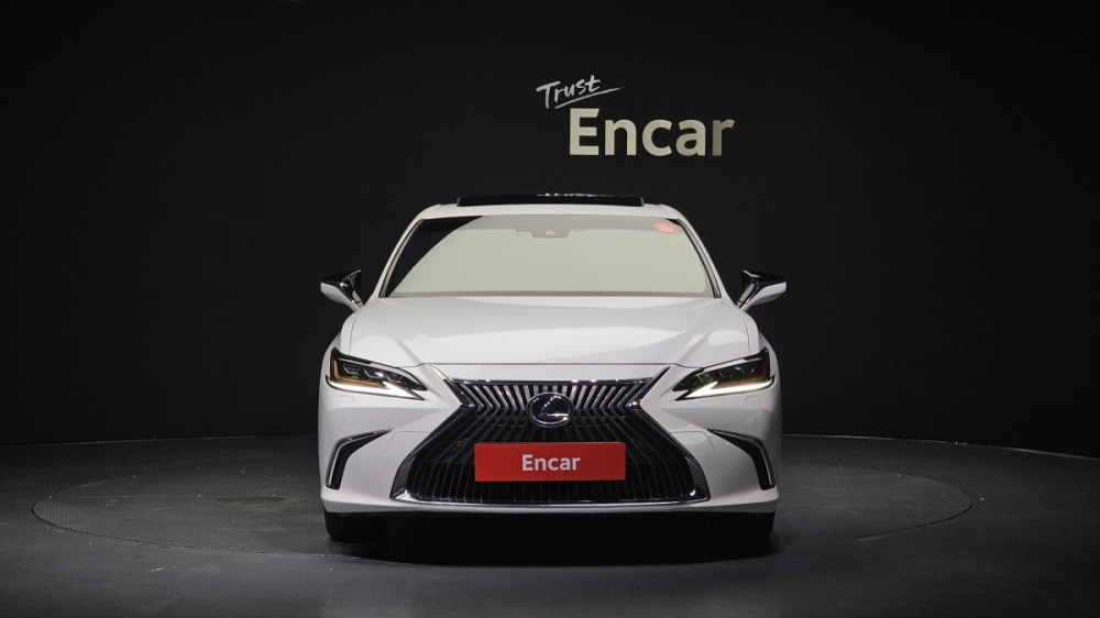 Lexus ES300h 7th generation