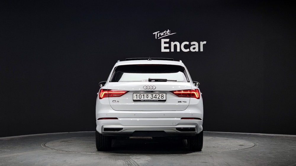 Audi Q3 (F3)