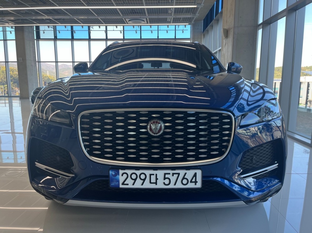 Jaguar F-PACE