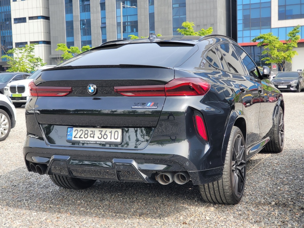 BMW X6M (G06)