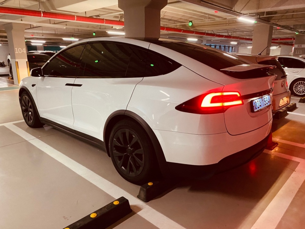 Tesla Model X