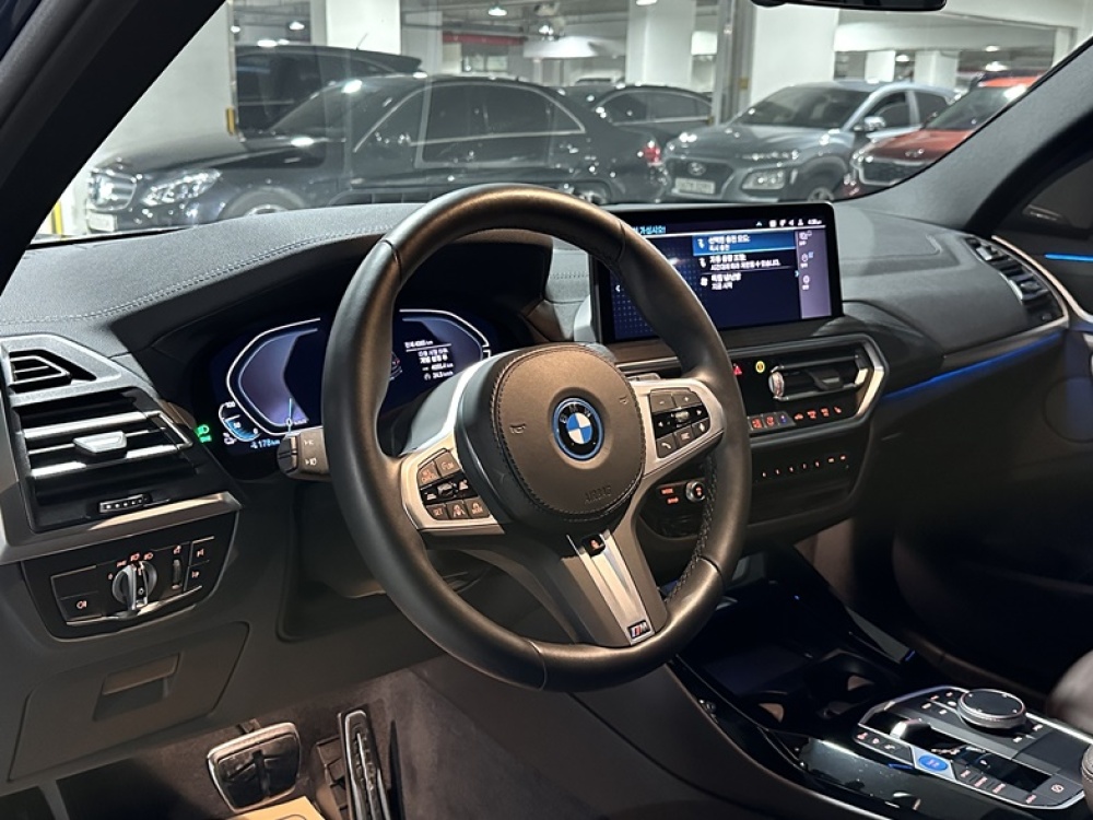 BMW iX3