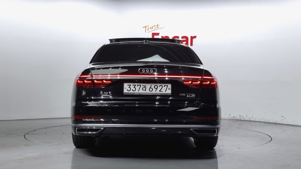 Audi A8 (D5)