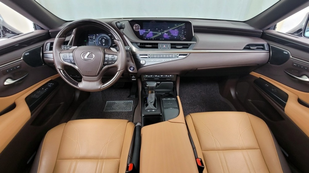 Lexus ES300h 7th generation