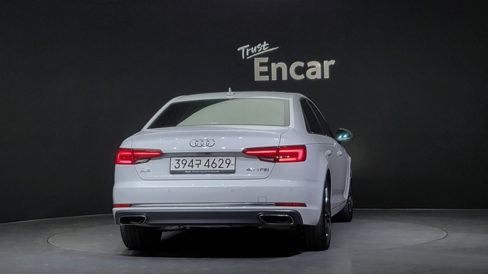 Audi A4 (B9)