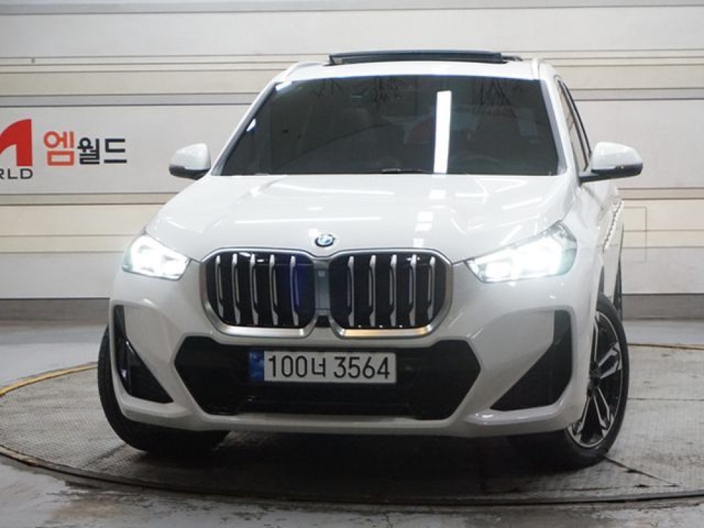 BMW X1 (U11)