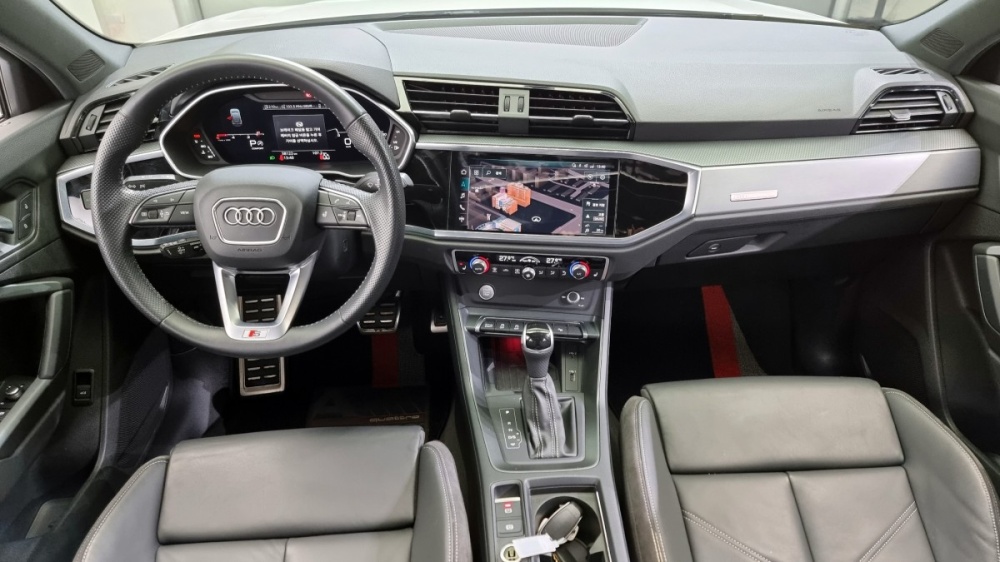 Audi Q3 (F3)