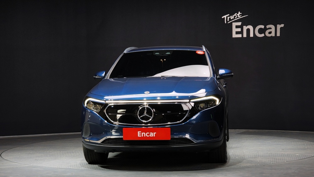 Mercedes-Benz EQA-H243