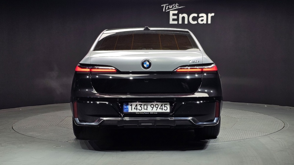 BMW 7 Series (G70)