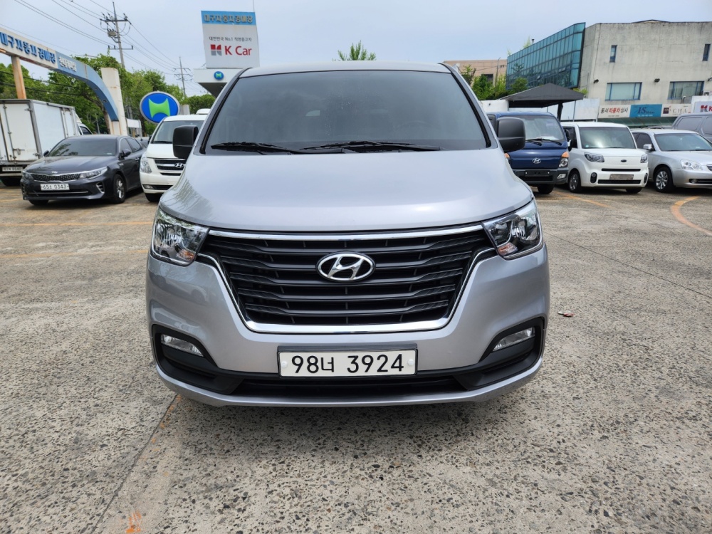 Hyundai The New Grand Starex