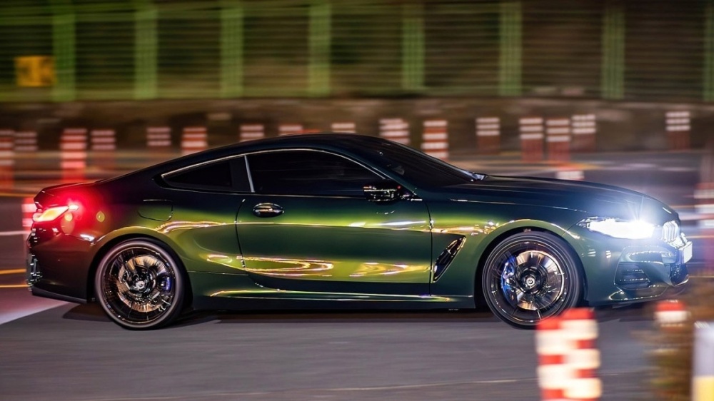 BMW 8 Series (G15)