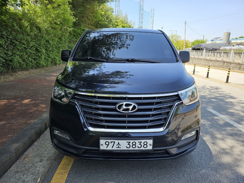 Hyundai The New Grand Starex