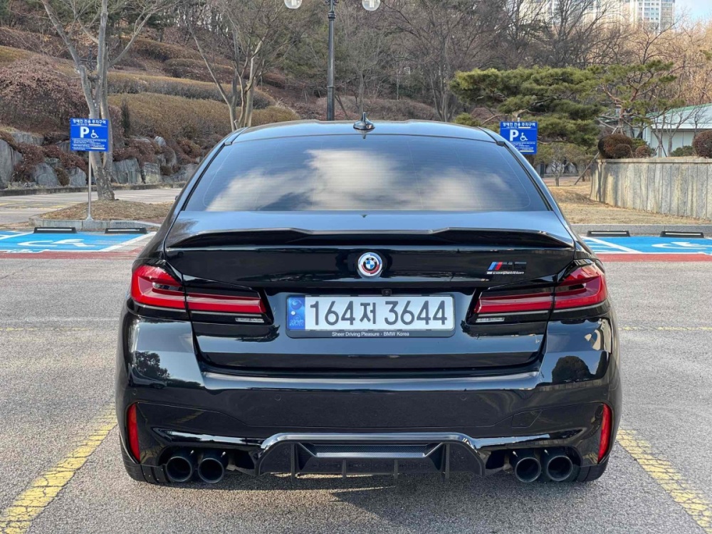 BMW M5 (F90)