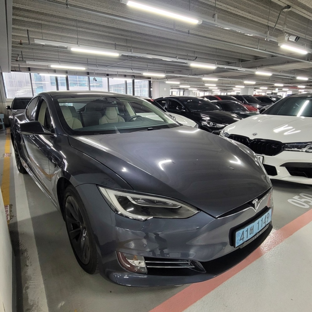 Tesla Model S