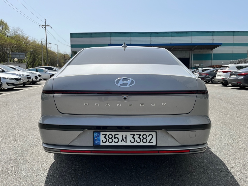 Hyundai Grandeur (GN7)