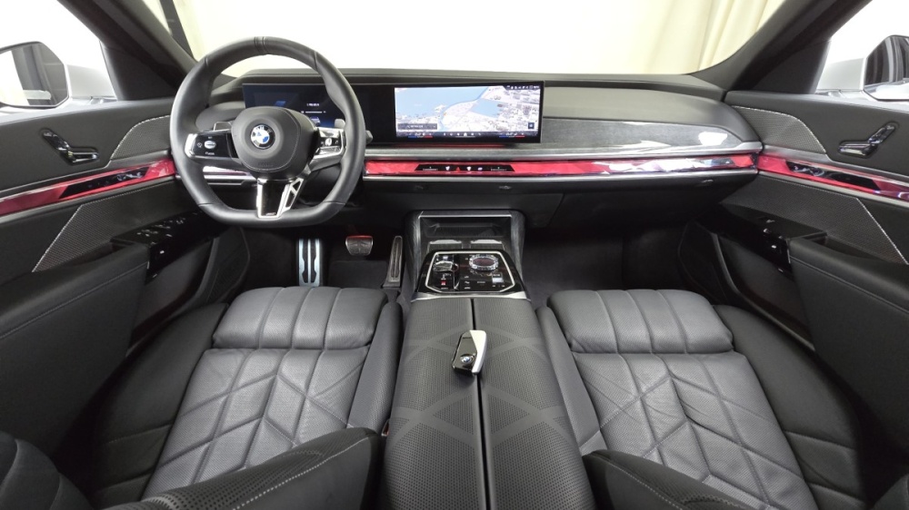 BMW 7 Series (G70)