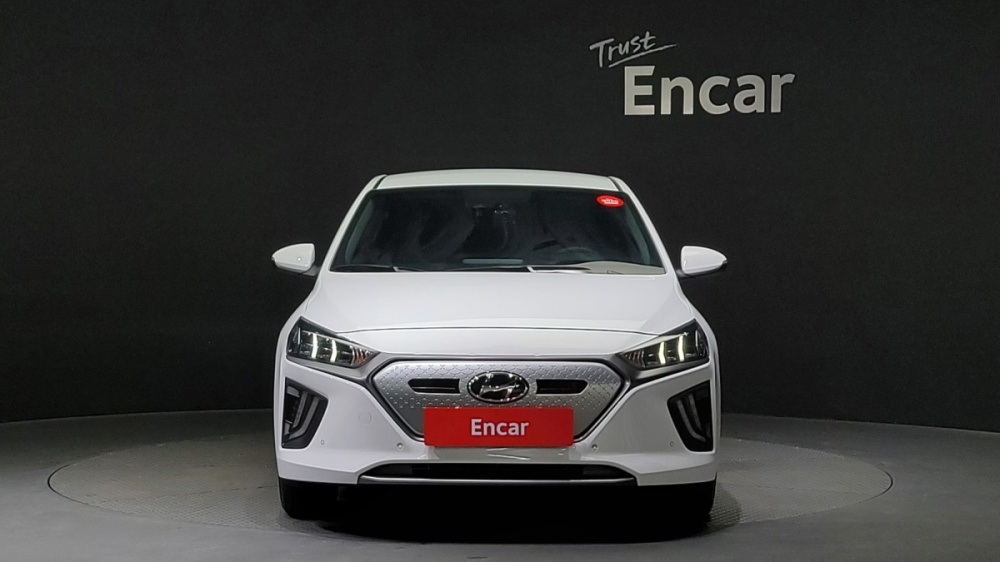 Hyundai The new Ioniq electric