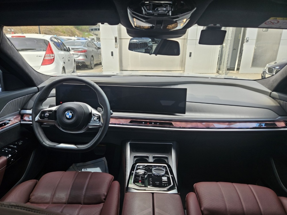 BMW 7 Series (G70)