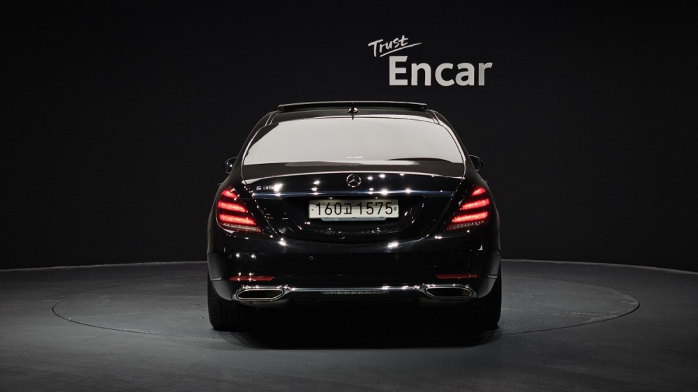 Mercedes-Benz S-Class W222