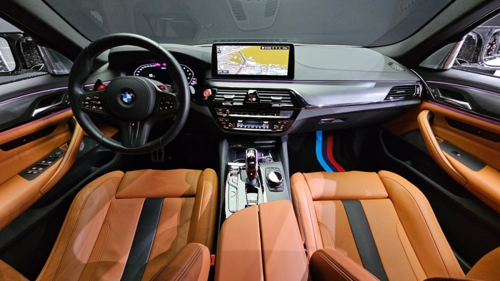 BMW M5 (F90)