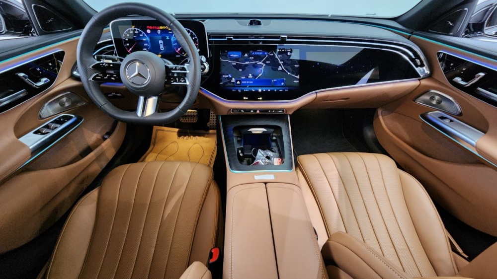 Mercedes-Benz E-Class W214