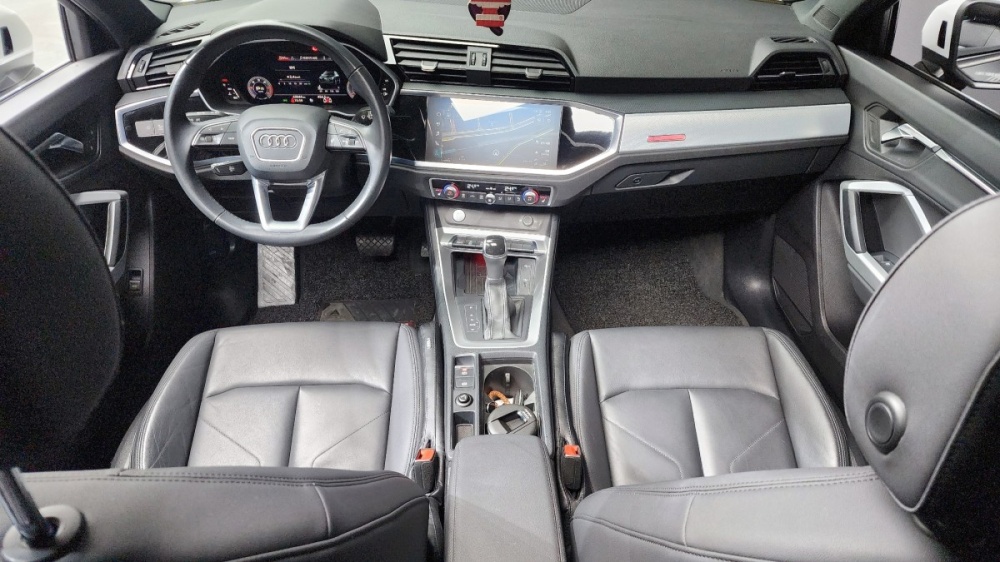 Audi Q3 (F3)