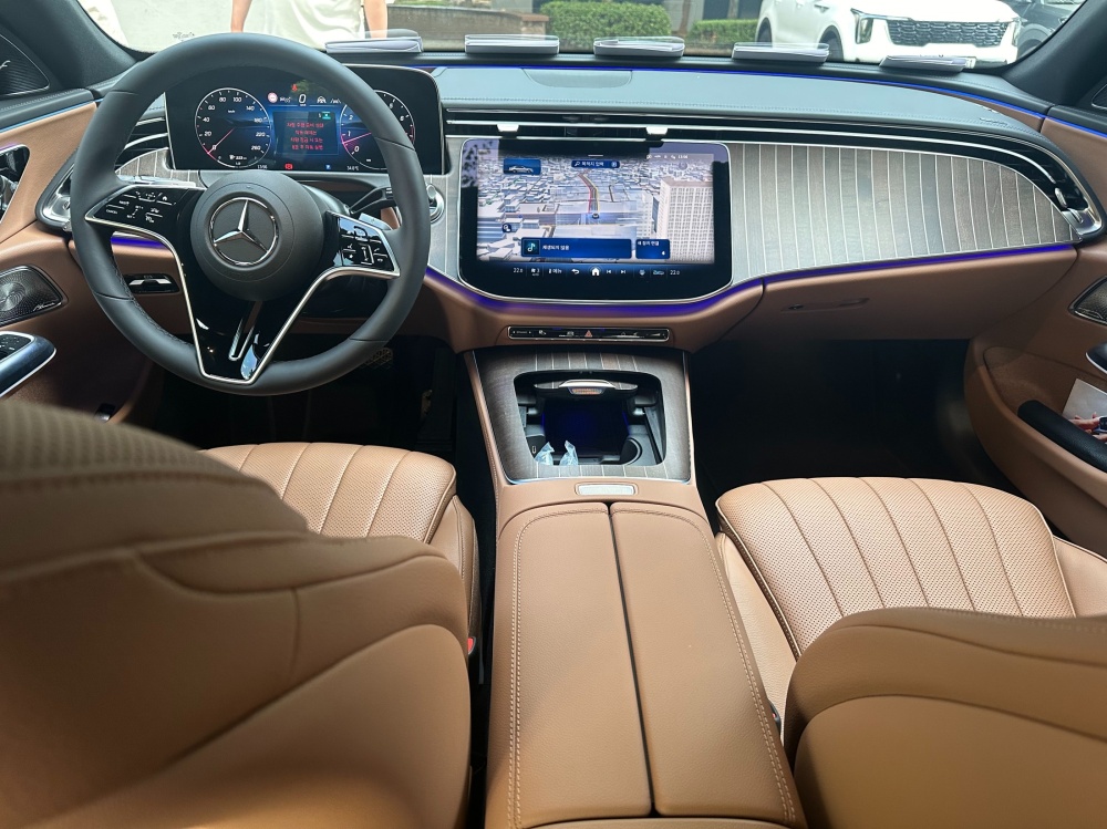 Mercedes-Benz E-Class W214
