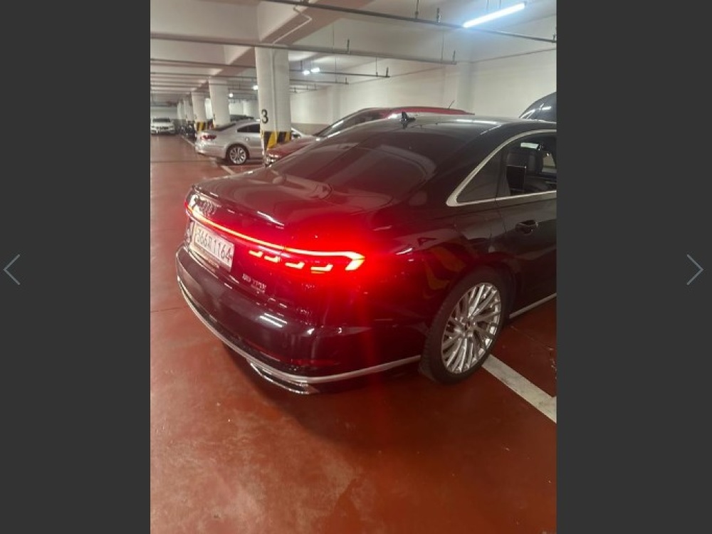 Audi A8 (D5)