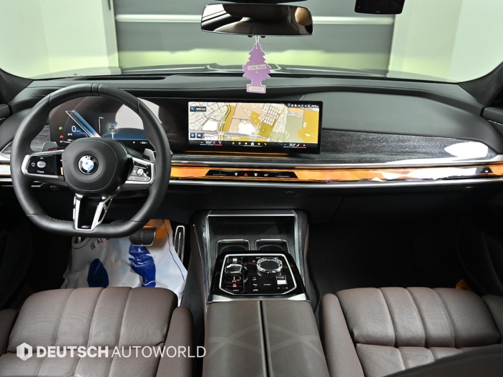 BMW 7 Series (G70)