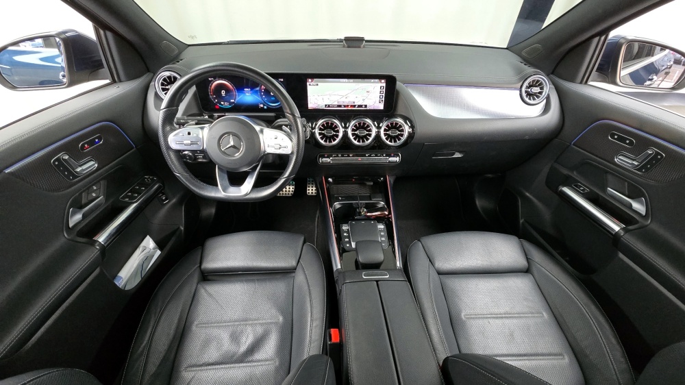 Mercedes-Benz EQA-H243